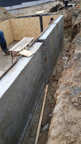 Baustelle mit Paletten